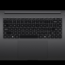 Dettaglio della tastiera completa retroilluminata a 3 livelli dello Xiaomi Redmibook 16 Pro 2026